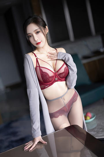 费翔抽中了汤唯父亲的墨宝
